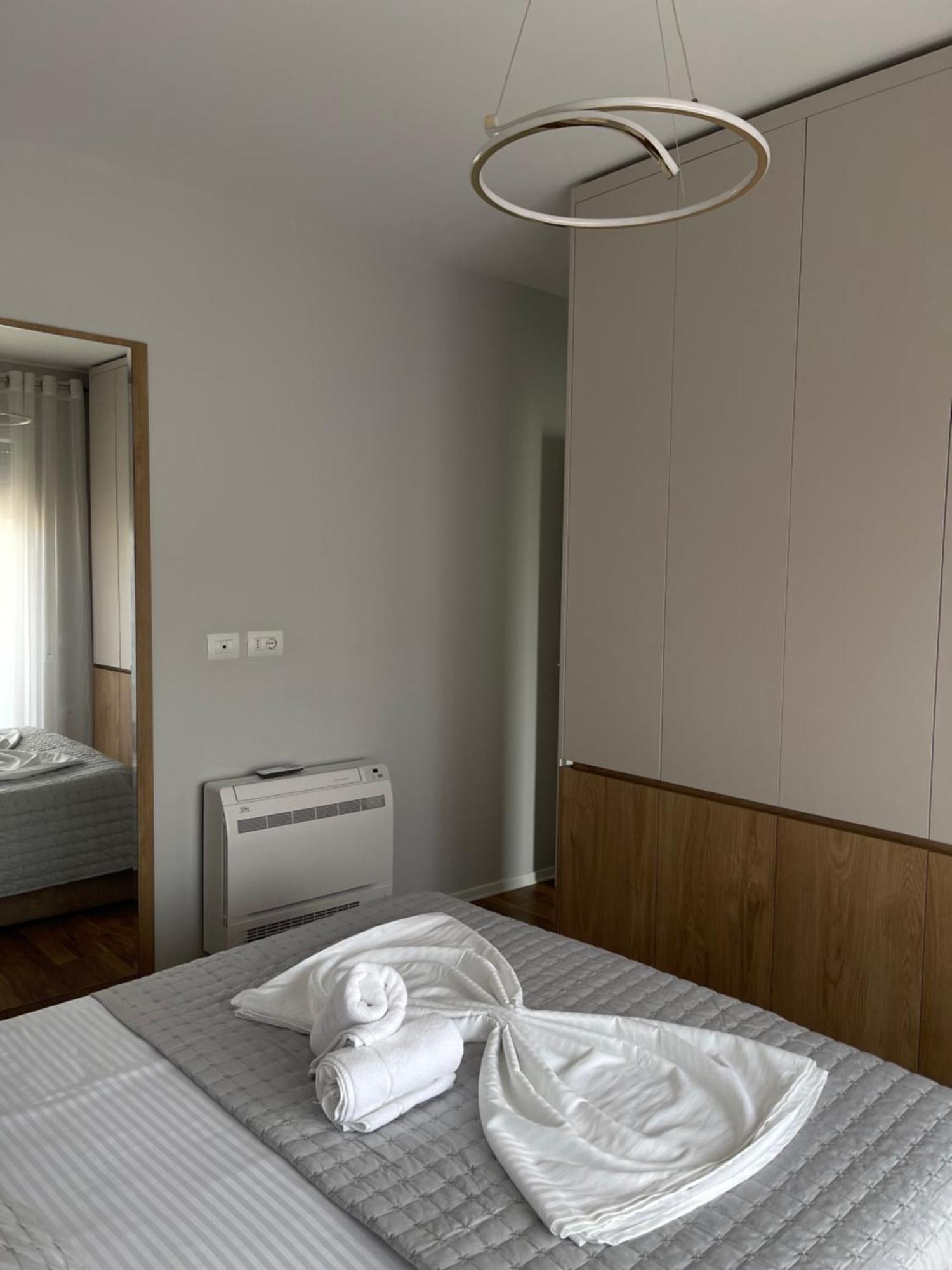 New Bazaar, Grand Apartment Tirana Exterior foto